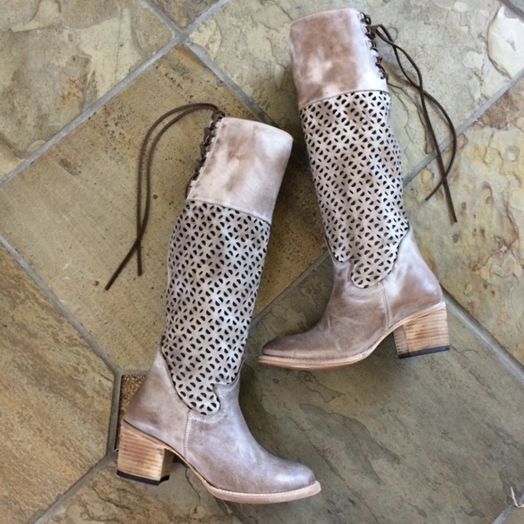 Stylish Tan Knee-High Boots - Picture 3 of 9